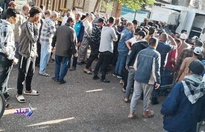 لحظة
      وصول
      الجثامين..
      «المطرية»
      تتشح
      بالسواد
      حزنًا
      على
      ضحايا
      حادث
      طريق
      بورسعيد .. بوابة المساء الاخباري