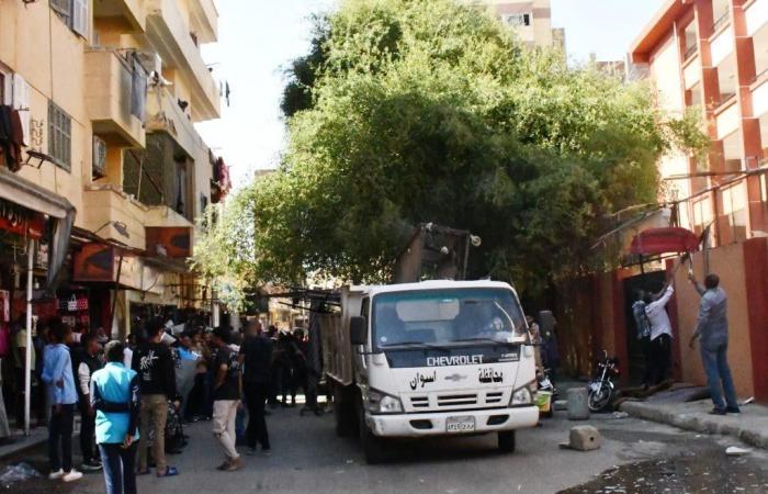 أسوان
      ..
      حملة
      لإزالة
      ورفع
      الإشغالات
      بالسوق
      السياحى
      القديم
      ..
      صور .. بوابة المساء الاخباري