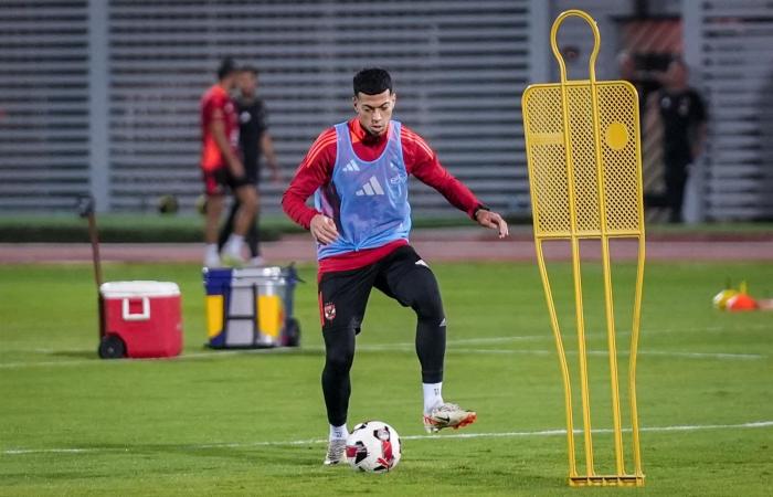 تقسيمة
      قوية
      وتدريبات
      بدنية
      شاقة..
      الأهلي
      يواصل
      استعداداته
      لمواجهة
      الاتحاد
      في
      الدوري المساء الاخباري ..