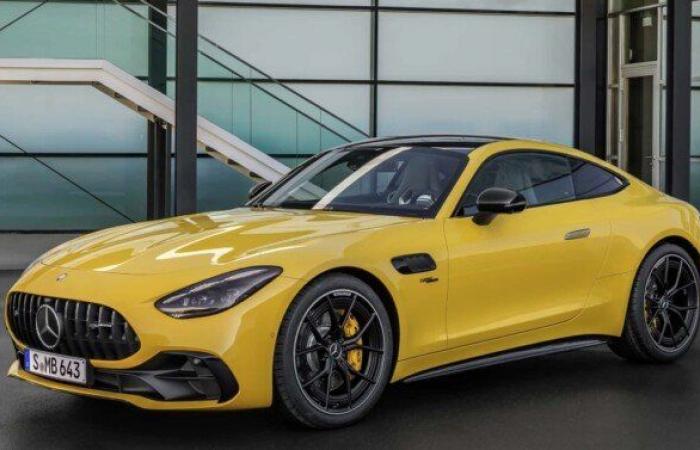 بمحرك
      2000
      سي
      سي..
      مواصفات
      وسعر
      سيارة
      مرسيدس
      AMG
      GT43 - بوابة المساء الاخباري