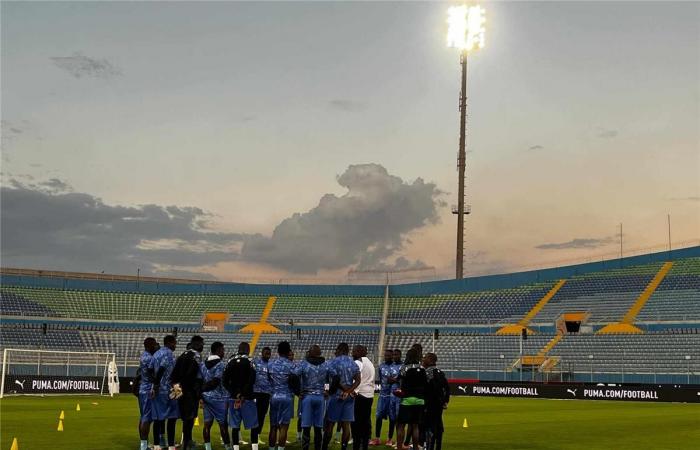 مدرب
      بوتسوانا:
      منتخب
      مصر
      فريق
      قوي
      ومميز..
      ومحمد
      صلاح
      من
      أفضل
      لاعبي
      العالم