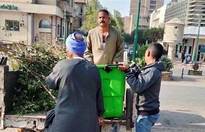 حملات
      مكثفة
      للنظافة
      وصيانة
      أعمدة
      الإنارة
      بـ
      5
      مراكز
      بالمنيا .. بوابة المساء الاخباري