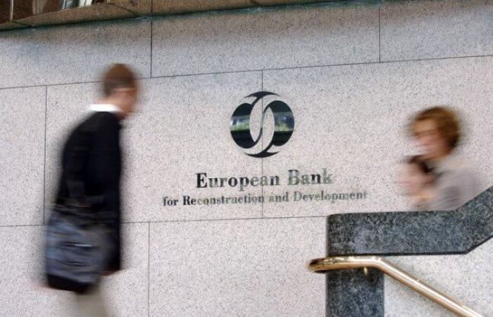 «EBRD»
      يقدم
      ضمان
      لـ
      البنك
      التجاري
      الدولي
      بقيمة
      50
      مليون
      يورو
      بهدف
      إقراض
      الشركات
      الصغيرة
      والمتوسطة - بوابة المساء الاخباري