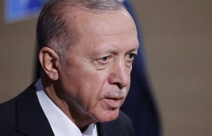 أردوغان
      يعترف:
      منع
      طائرة
      الرئيس
      الإسرائيلي
      من
      استخدام
      المجال
      الجوي
      التركي .. بوابة المساء الاخباري