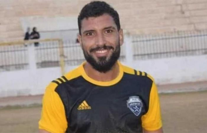 لاعب
      زد:
      نجوم
      من
      الأهلي
      والزمالك
      توصلوا
      معي
      لمساعدة
      محمد
      شوقي