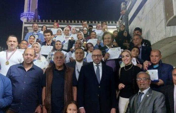 الزمالك
      يكرم
      أعضاء
      الجمعية
      العمومية
      المتميزين
      علمياً
      وثقافياً
      ومهنياً - بوابة المساء الاخباري