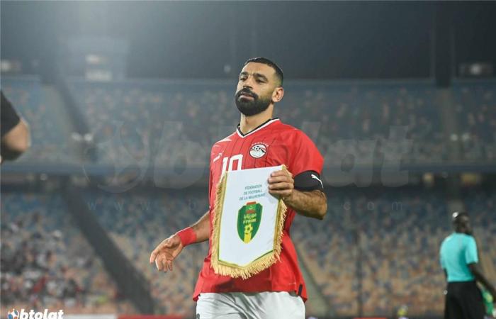 لاعب
      الأهلي
      الأسبق:
      محمد
      صلاح
      لاعب
      غير
      ممتع..
      وشيكابالا
      أفضل