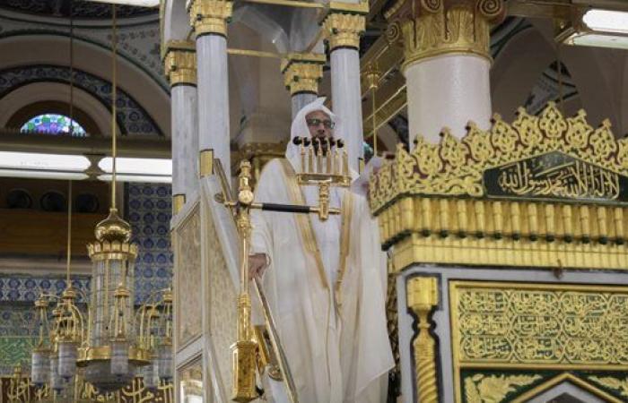 خطيب
      المسجد
      النبوي:
      الابتلاء
      سنة
      الحياة
      ليختبر
      الله
      الصبر
      ويزيد
      اليقين
      عند
      الإنسان .. بوابة المساء الاخباري