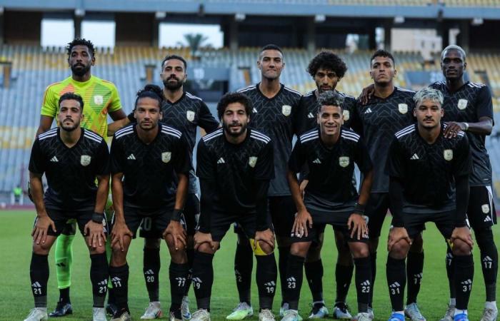 فيديو
      |
      فاركو
      يخطف
      فوزًا
      دراميًا
      بـ
      رباعية
      على
      إنبي
      في
      الدوري
      المصري