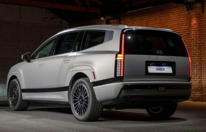 أفخم SUV
      من
      هيونداي
      ..
      ايونك
      9
      موديل
      2025
      بتصميم
      عائلي
      |
      صور .. بوابة المساء الاخباري