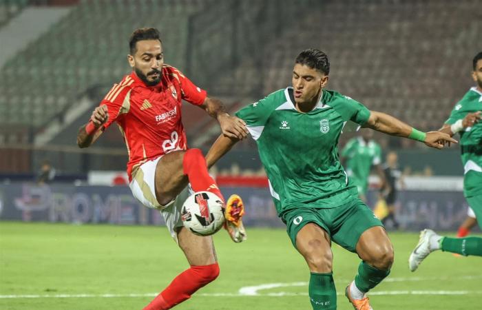 الأهلي
      يسقط
      في
      "فخ"
      التعادل
      مع
      الاتحاد
      السكندري
      في
      الدوري..
      صور المساء الاخباري ..