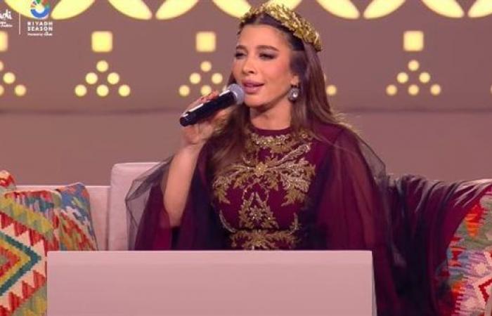 طلب
      غريب
      من
      معجب
      لـ
      أصالة..
      والفنانة
      تهدده
      بزوجها
      |
      تفاصيل
      بالفيديو .. بوابة المساء الاخباري