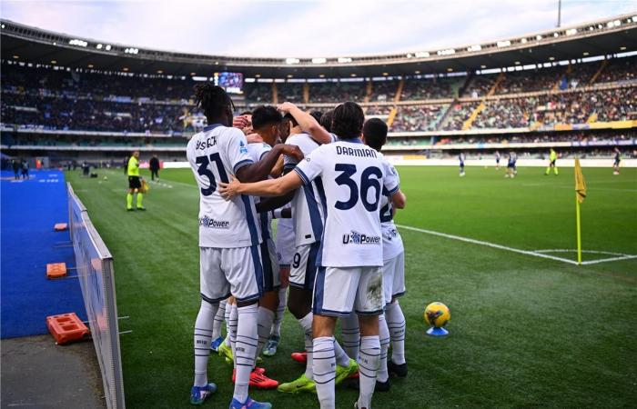 فيديو
      |
      إنتر
      ميلان
      يكتسح
      فيرونا
      بخماسية
      في
      شوط
      واحد
      ويتصدر
      الدوري
      الإيطالي