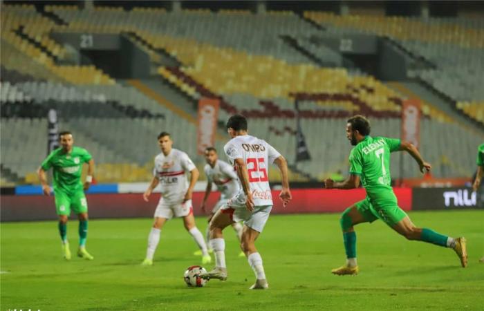 رجل
      مباراة
      الزمالك
      والمصري
      في
      الدوري