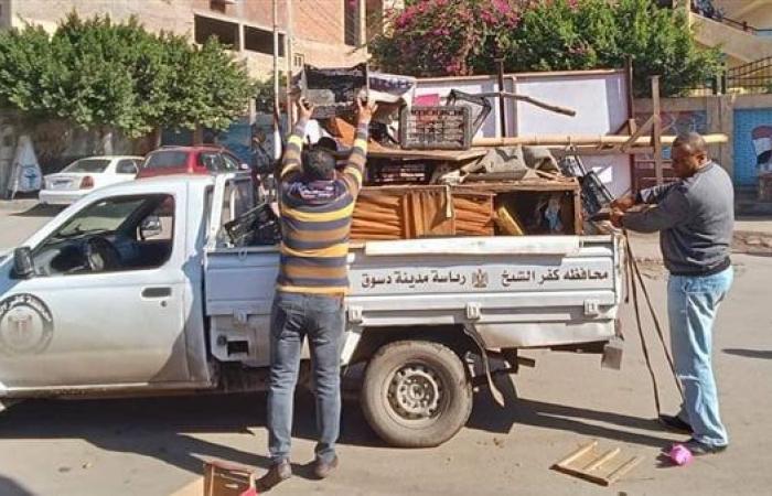 محافظ
      كفر
      الشيخ
      يتابع
      جهود
      حملات
      إزالة
      الإشغالات
      في
      دسوق .. بوابة المساء الاخباري