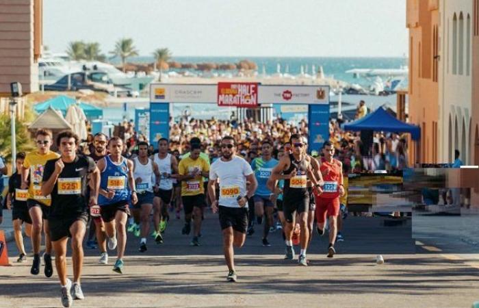 بمشاركة
      1100
      متسابق..
      الجونة
      تستضيف
      النسخة
      السادسة
      من
      "
      ماراثون
      الجونة"
      الدولى - بوابة المساء الاخباري