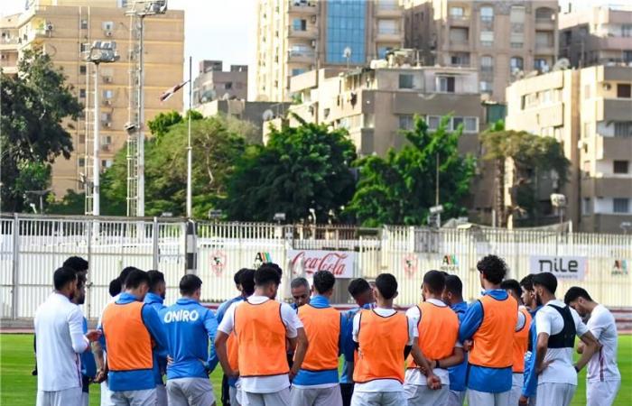 مران
      الزمالك
      |
      جلسة
      خاصة
      مع
      محمد
      شحاتة..
      وتدريبات
      تأهيلية
      استعدادًا
      لـ
      بلاك
      بولز