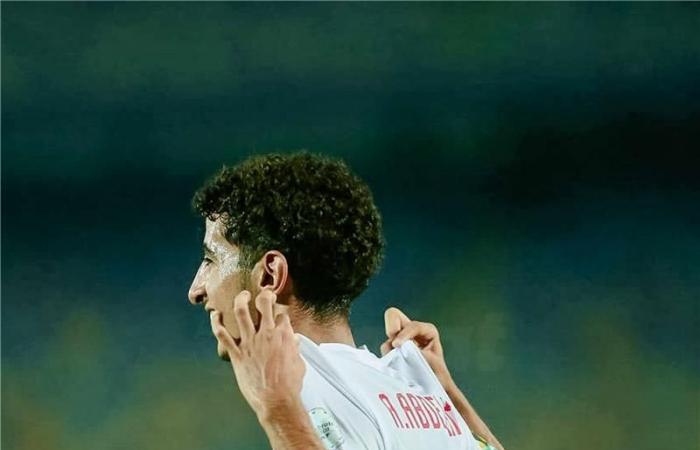 إيشو
      يعلق
      على
      هدفه
      أمام
      بلاك
      بولز
      ويصرح:
      افتقدنا
      جماهير
      الزمالك