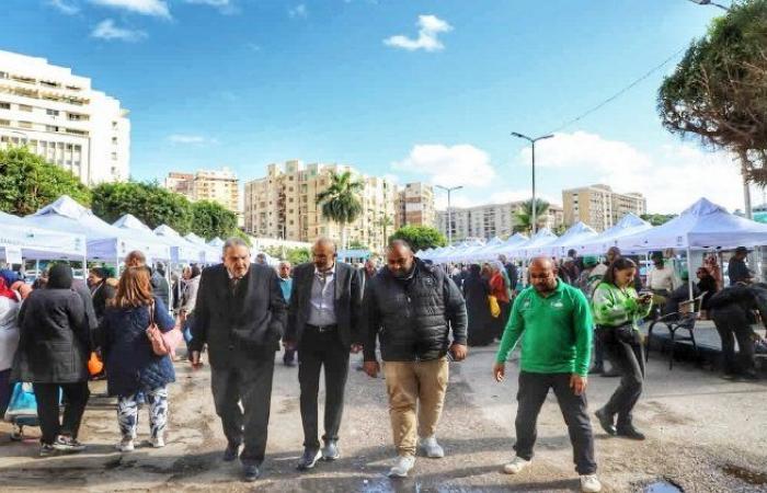 سوق
      المزارعين
      بالإسكندرية..
      اهتمام
      رسمي
      بتوفير
      السلع
      بأسعار
      مناسبة - بوابة المساء الاخباري