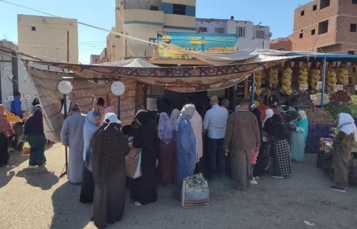 كل السلع موجودة.. منافذ التموين بمركز الخارجة تشهد تطورا نوعيا |صور .. بوابة المساء الاخباري