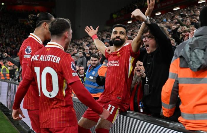 بالفيديو
      |
      حوار
      غامض
      بين
      محمد
      صلاح
      وهالاند
      في
      مباراة
      ليفربول
      ومانشستر
      سيتي