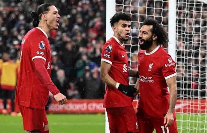 ليفربول
      يعمق
      جراح
      مانشستر
      سيتي
      وينفرد
      بصدارة
      الدوري
      الإنجليزي