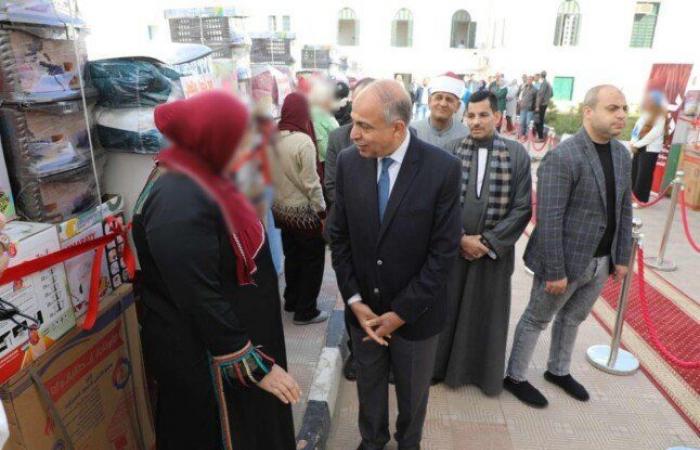 محافظ
      المنيا
      يسلم
      أجهزة
      كهربائية
      لـ
      15
      عروساً
      دعماً
      لتيسير
      الزواج - بوابة المساء الاخباري