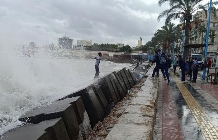 أشد
      نوات
      الشتاء..
      طوارئ
      في
      الإسكندرية
      استعداد
      لـ
      نوة
      قاسم - بوابة المساء الاخباري