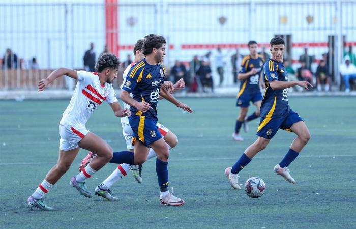 شباب
      الأهلي
      يهزم
      الزمالك
      في
      عقر
      داره
      بدوري
      الجمهورية المساء الاخباري ..