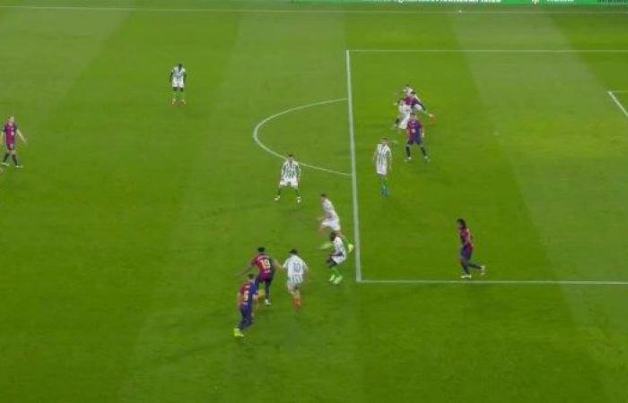 برشلونة يواصل نزيف النقاط ويسقط بالتعادل أمام ريال بيتيس بالدوري الإسباني .. بوابة المساء الاخباري