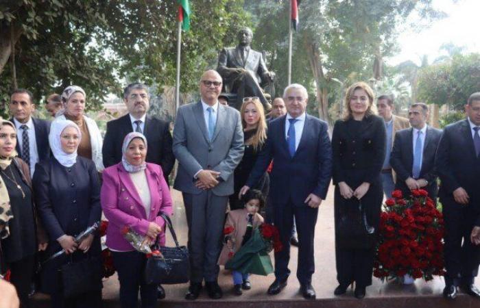 إكليل
      من
      الزهور
      على
      تمثال
      حيدر
      علييف
      في
      القناطر
      الخيرية - بوابة المساء الاخباري