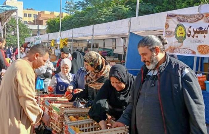 أسواق
      اليوم
      الواحد
      متنفس
      جديد
      للمواطنين
      بالإسكندرية المساء الاخباري ..