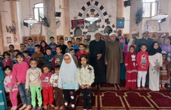 بمشاركة
      200
      طفل..
      انطلاق
      لقاء
      الجمعة
      للأطفال
      بمدينة
      العبور - بوابة المساء الاخباري