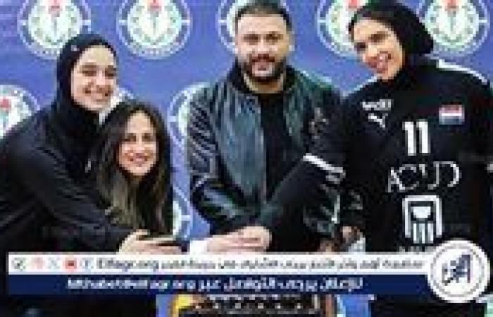 الغنيمى
      يكرم
      لاعبات
      سموحه
      المتألقات
      مع
      منتخب
      اليد