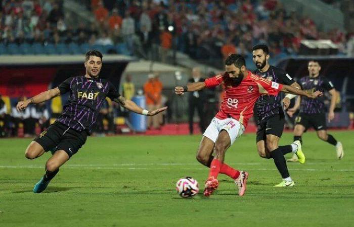 الشحات
      يأمل
      في
      تأكيد
      زعامة
      الأهلي
      على
      جائزة
      أفضل
      لاعب
      داخل
      إفريقيا - بوابة المساء الاخباري