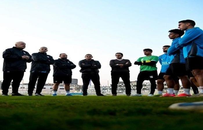 تفاصيل
      جلسة
      جروس
      مع
      لاعبي
      الزمالك
      قبل
      لقاء
      سيراميكا - بوابة المساء الاخباري