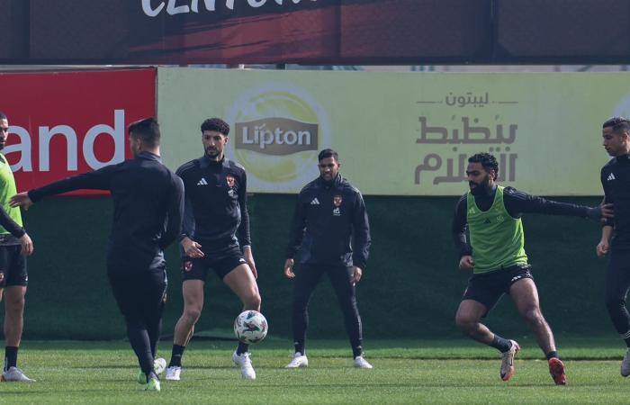 دوري
      أبطال
      أفريقيا..
      تقسمية
      قوية
      في
      تدريبات
      الأهلي
      استعدادا
      لمواجهة
      شباب
      بلوزداد . المساء الاخباري