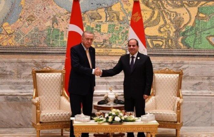 الرئيسان
      السيسي
      وأردوغان
      يؤكدان
      ضرورة
      مواصلة
      تعزيز
      التعاون
      الثنائي
      بين
      البلدين
      في
      كافة
      المجالات - بوابة المساء الاخباري