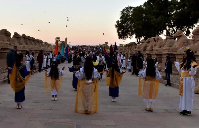 ظاهرة منذ آلاف السنين.. أعداد كبيرة تشهد تعامد الشمس على معبد الكرنك .. بوابة المساء الاخباري