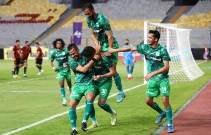 المصري
      يحافظ
      على
      الصدارة
      وندرة
      الأهداف
      واحتجاج
      الزمالك
      أبرز
      ظواهر
      الجولة
      الخامسة
      للدوري
      الممتاز - بوابة المساء الاخباري