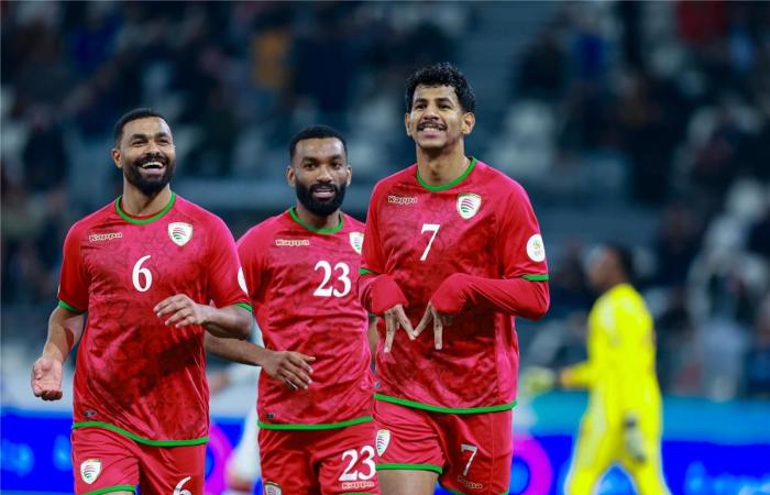 فيديو
      |
      منتخب
      عمان
      يفوز
      على
      قطر
      ويعقد
      موقف
      العنابي
      في
      كأس
      الخليج
      2024
      خليجي
      26