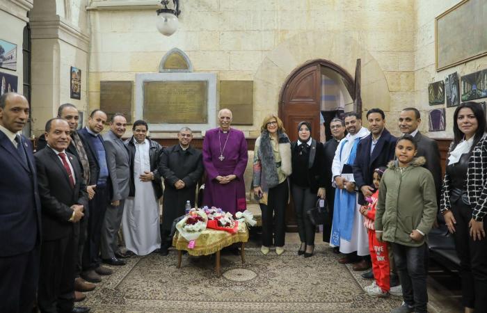 رئيس الأسقفية يصلي قداس العيد بكاتدرائية الإسكندرية .. صور .. بوابة المساء الاخباري