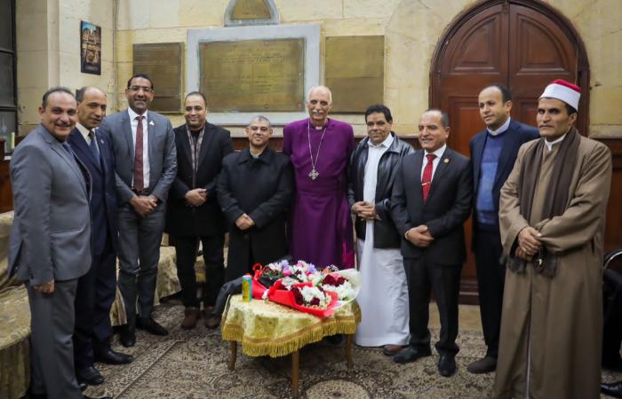 رئيس الأسقفية يصلي قداس العيد بكاتدرائية الإسكندرية .. صور .. بوابة المساء الاخباري