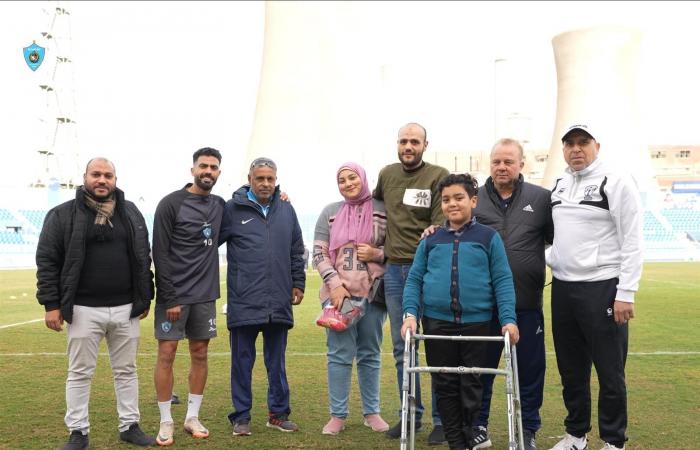 غزل
      المحلة
      يكرم
      الطفل
      بدر
      شعبان..
      ورئيس
      النادي
      يهديه
      كرسيًا
      كهربائيًا|
      صور . المساء الاخباري