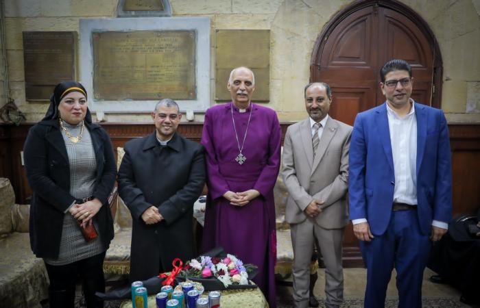 رئيس الأسقفية يصلي قداس العيد بكاتدرائية الإسكندرية .. صور .. بوابة المساء الاخباري