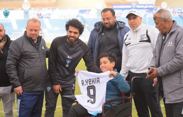 غزل
      المحلة
      يكرم
      الطفل
      بدر
      شعبان..
      ورئيس
      النادي
      يهديه
      كرسيًا
      كهربائيًا|
      صور . المساء الاخباري