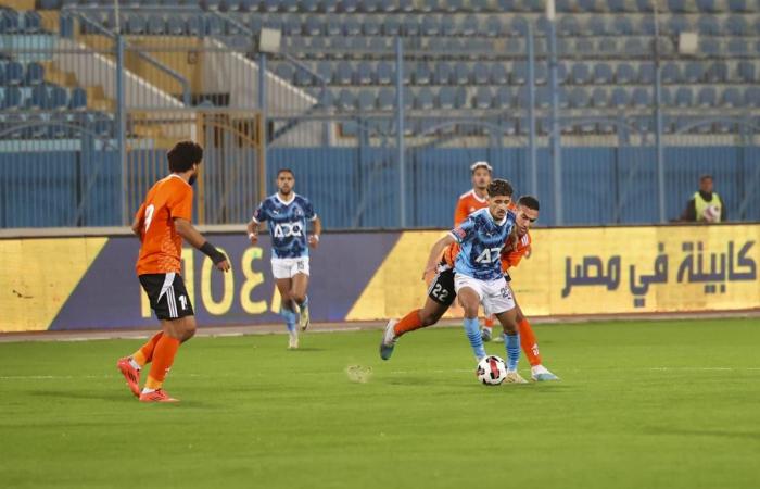 بيراميدز
      يكتسح
      فاركو
      بثلاثية
      ويتقاسم
      صدارة
      الدوري
      مع
      الزمالك
      والمصري
      ..
      صور المساء الاخباري ..