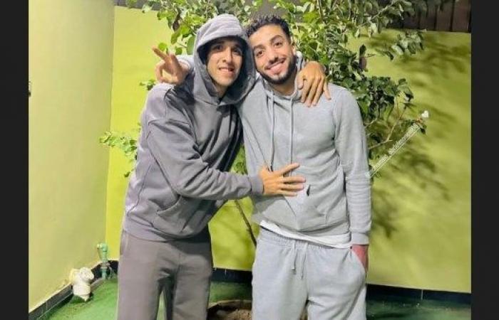 محمد عبد المنعم يستفز جمهور الاهلي بصورته مع نجم الزمالك .. بوابة المساء الاخباري