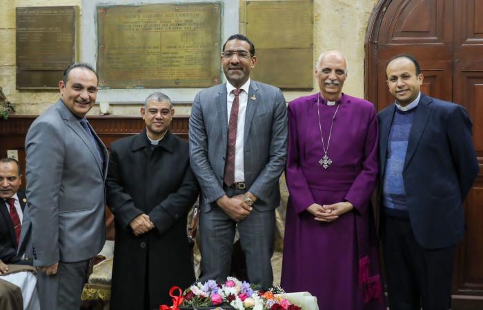 رئيس الأسقفية يصلي قداس العيد بكاتدرائية الإسكندرية .. صور .. بوابة المساء الاخباري