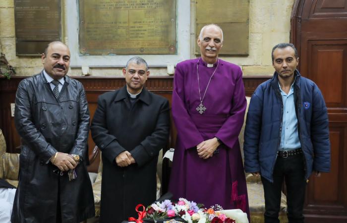 رئيس الأسقفية يصلي قداس العيد بكاتدرائية الإسكندرية .. صور .. بوابة المساء الاخباري